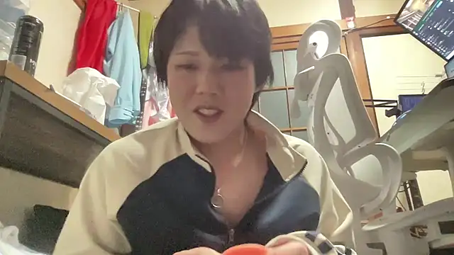 Snapshot of nuu1_221 chatting on 11, 10, 2025 nuu1 221 online show from 11, 10, 2025