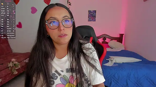 SophieLAmour online show from 4, 10, 2025