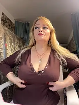 Sweet-blonde online show from 3, 12, 2025