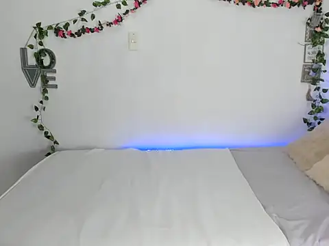 Snapshot of michell_anyeli chatting on 4, 10, 2025 michell anyeli online show from 4, 10, 2025