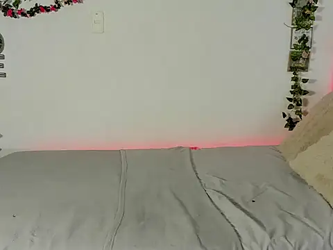 Snapshot of michell_anyeli chatting on 25, 10, 2025 michell anyeli online show from 25, 10, 2025