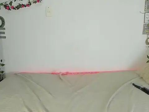 Snapshot of michell_anyeli chatting on 12, 11, 2025 michell anyeli online show from 12, 11, 2025