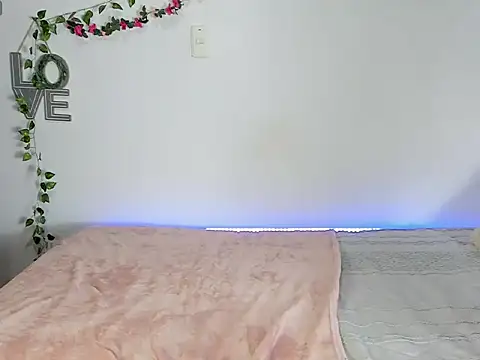 Snapshot of michell_anyeli chatting on 21, 11, 2025 michell anyeli online show from 21, 11, 2025