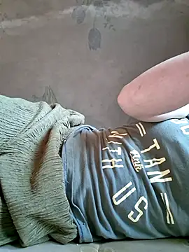 xuxulovezz online show from 2, 6, 2026