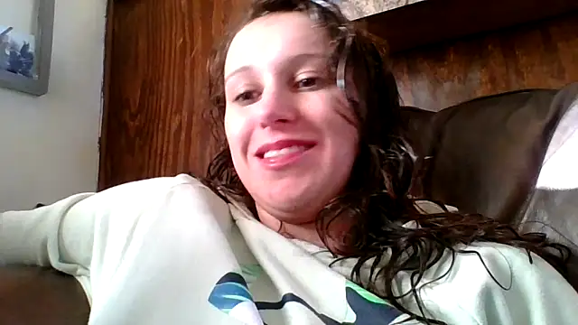 Snapshot of brunettebabexo3 chatting on 16, 12, 2025 brunettebabexo3 online show from 16, 12, 2025