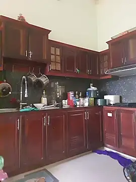 Snapshot of Helen-Tran chatting on 11, 10, 2025 Helen-Tran online show from 11, 10, 2025