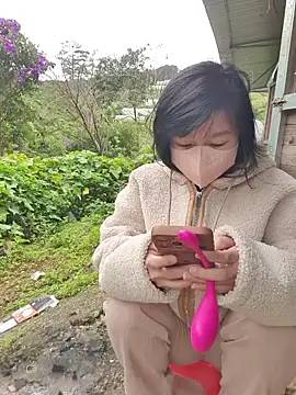 Snapshot of Helen-Tran chatting on 21, 10, 2025 Helen-Tran online show from 21, 10, 2025