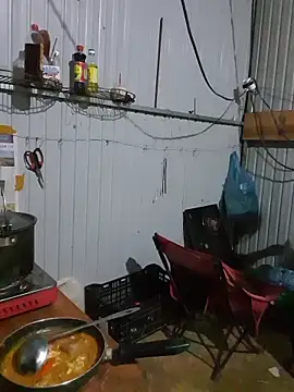 Snapshot of Helen-Tran chatting on 23, 10, 2025 Helen-Tran online show from 23, 10, 2025