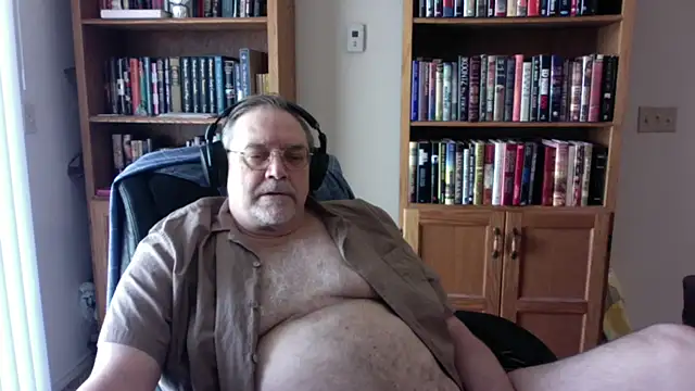 Vinyl22xh online show from 17, 4, 2026