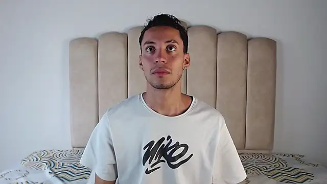 Snapshot of aroncooper1 chatting on 2, 11, 2025 aroncooper1 online show from 2, 11, 2025