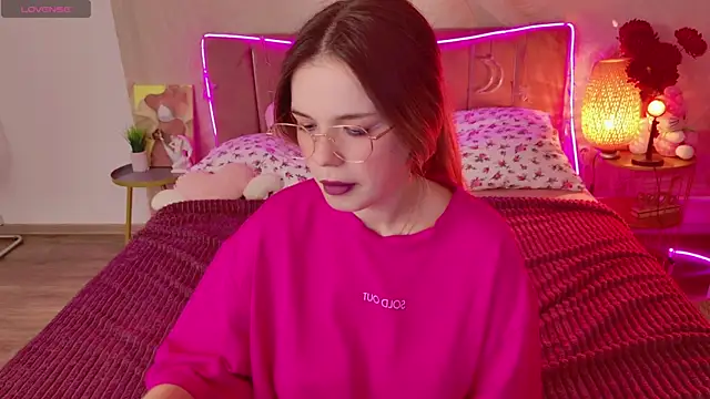 KellyHayden online show from 14, 2, 2026