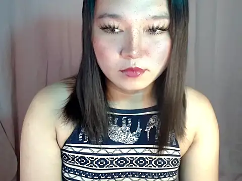 Eyes-on-me online show from 26, 10, 2025