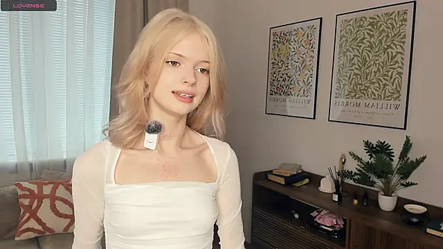 LaureMestler online show from 17, 10, 2025