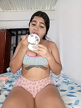 Sashalana online show from 9, 10, 2025