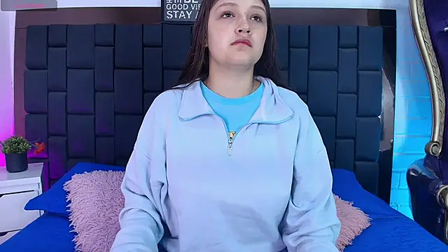 Krystal Heartss online show from 24, 11, 2025