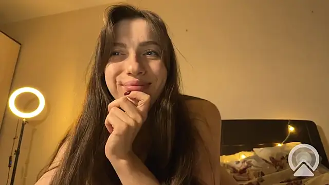 Prettyyy Angel online show from 4, 12, 2025