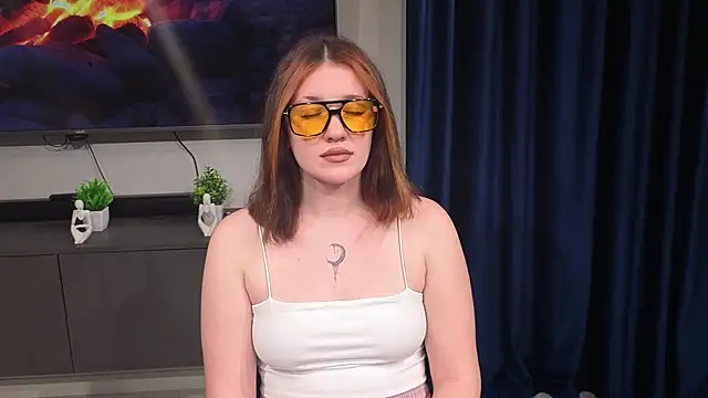 MarlaSemonick online show from 18, 10, 2025