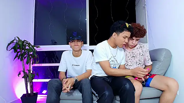 Snapshot of latin_naughty_boys chatting on 15, 10, 2025 latin naughty boys online show from 15, 10, 2025