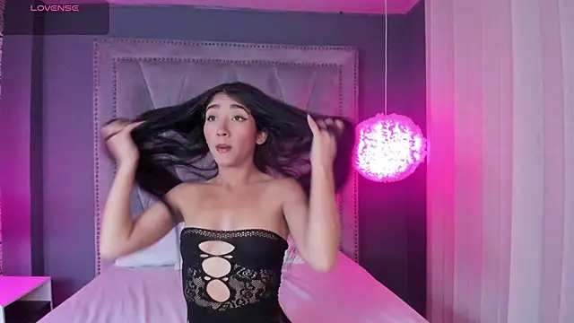 Snapshot of Mariana_Kalo chatting on 8, 10, 2025 Mariana Kalo online show from 8, 10, 2025