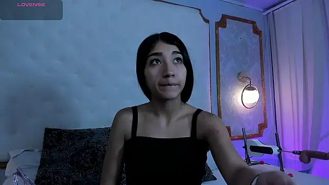 Snapshot of Mariana_Kalo chatting on 3, 12, 2025 Mariana Kalo online show from 3, 12, 2025