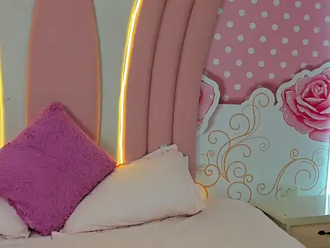 Snapshot of SofiaaBigBoobs chatting on 4, 12, 2025 SofiaaBigBoobs online show from 4, 12, 2025