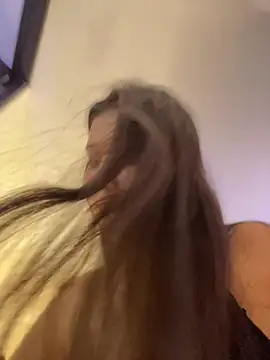 IsabellaJoness  online show from 17, 4, 2026