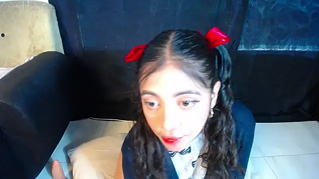 Isis Valen online show from 18, 11, 2025