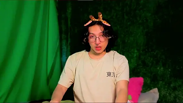 Snapshot of -BlueOpal- chatting on 10, 10, 2025 -BlueOpal- online show from 10, 10, 2025