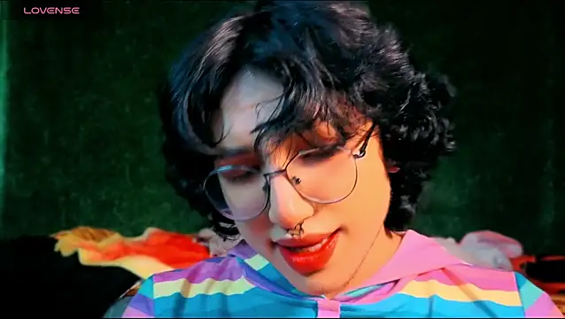 Snapshot of -BlueOpal- chatting on 27, 10, 2025 -BlueOpal- online show from 27, 10, 2025