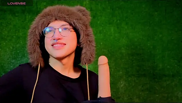 Snapshot of -BlueOpal- chatting on 16, 11, 2025 -BlueOpal- online show from 16, 11, 2025