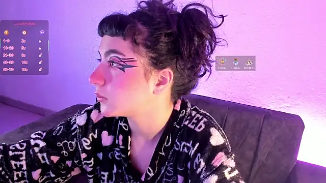 kitty  chs online show from 30, 10, 2025