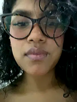 Snapshot of miiabrown18 chatting on 19, 10, 2025 miiabrown18 online show from 19, 10, 2025