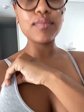 miiabrown18 online show from 9, 11, 2025