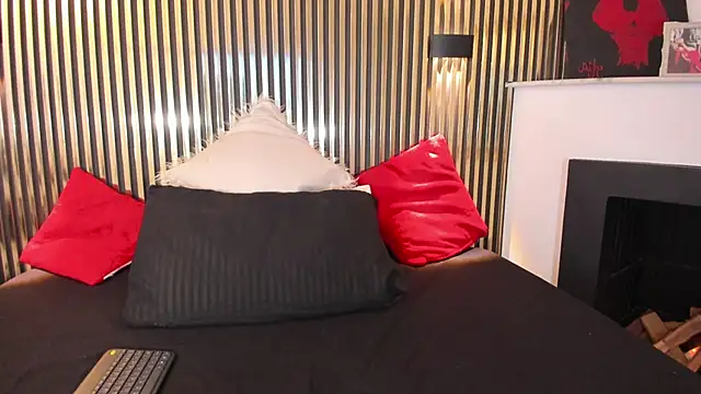 Lilith Bonnet online show from 11, 10, 2025