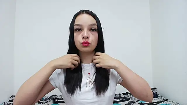 Snapshot of Emilie_Soler12 chatting on 20, 10, 2025 Emilie Soler12 online show from 20, 10, 2025