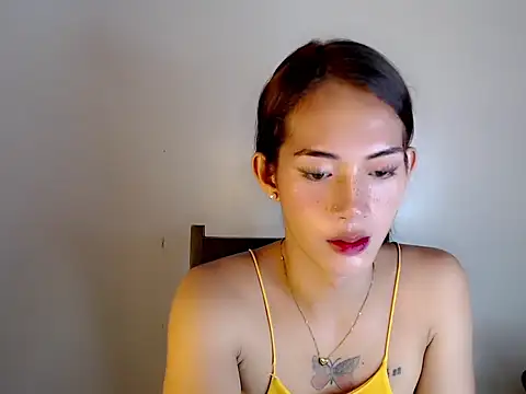 Snapshot of ashley_bombshell chatting on 8, 11, 2025 ashley bombshell online show from 8, 11, 2025