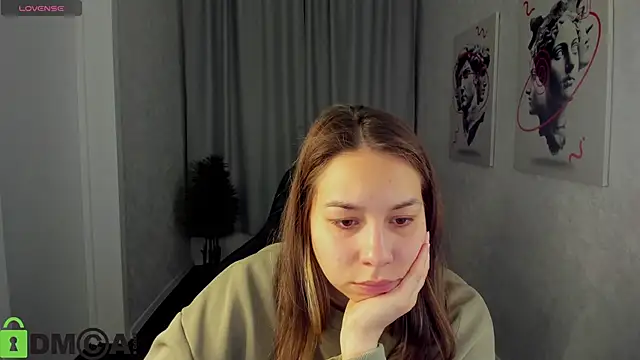 Al1ice Moures online show from 24, 10, 2025