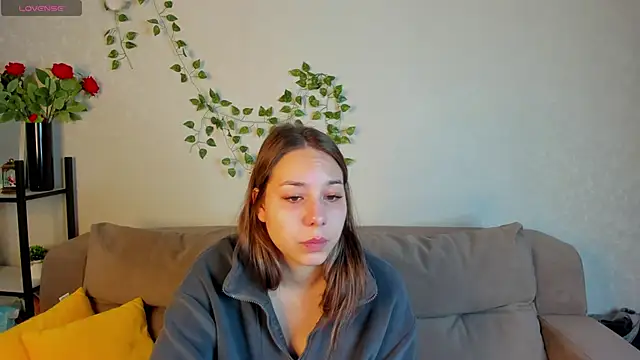 Al1ice Moures online show from 28, 11, 2025