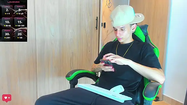 Skinny batman online show from 8, 11, 2025