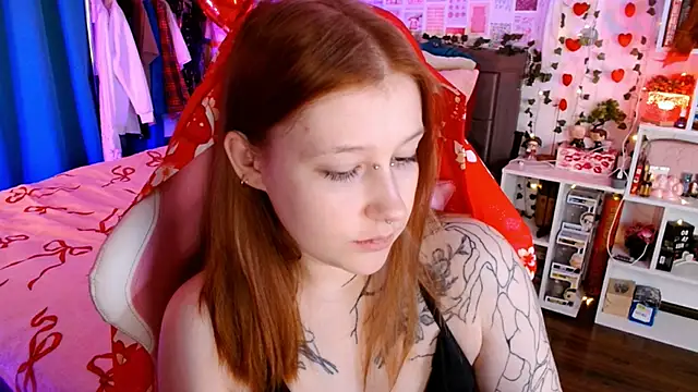 Ayla Hicks online show from 25, 2, 2026