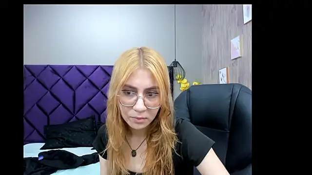 ChloeCampbell03 online show from 28, 11, 2025