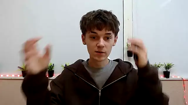 Hoot Dude  online show from 3, 11, 2025