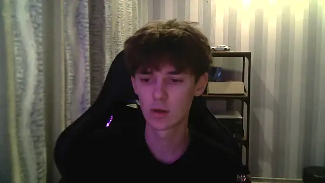 Hoot Dude  online show from 28, 11, 2025