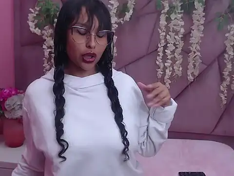 Snapshot of LILI_CANDIES chatting on 2, 10, 2025 LILI CANDIES online show from 2, 10, 2025