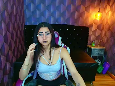 Nanisshawna online show from 21, 10, 2025
