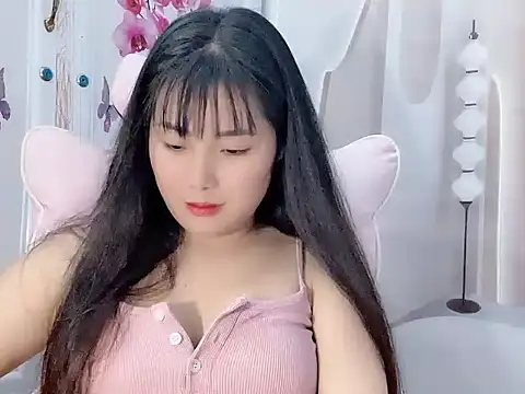 Snapshot of Lie_liee chatting on 13, 7, 2026 Lie liee online show from 13, 7, 2026