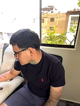 Snapshot of roa_alee chatting on 4, 11, 2025 roa alee online show from 4, 11, 2025