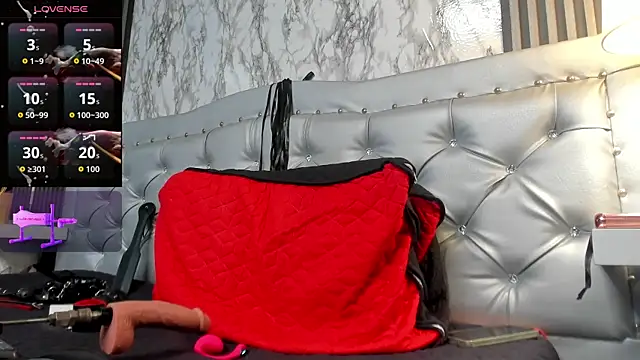 Snapshot of MaraBlake_ chatting on 28, 11, 2025 MaraBlake online show from 28, 11, 2025