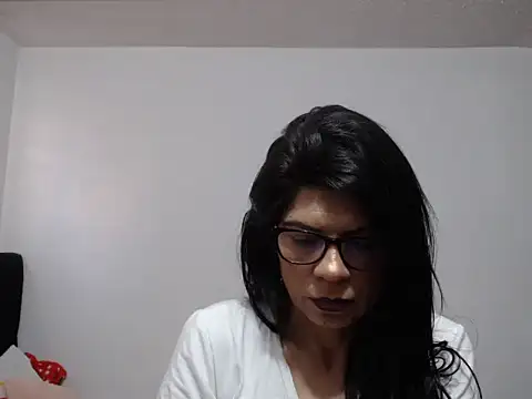 Snapshot of abrilsex23 chatting on 5, 10, 2025 abrilsex23 online show from 5, 10, 2025