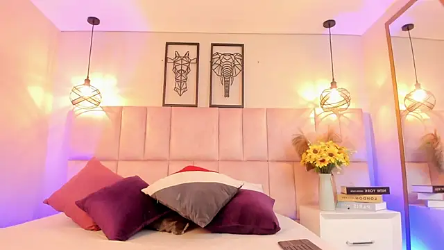 Charlotte hall  online show from 15, 11, 2025